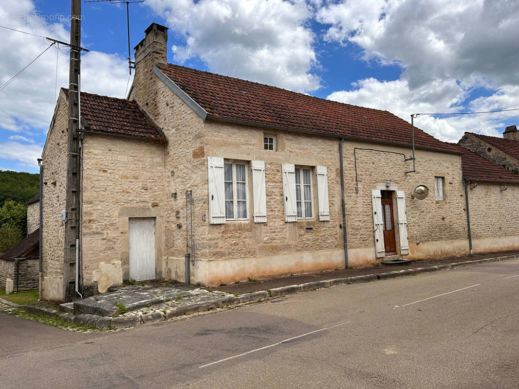 Maison à MASSANGIS