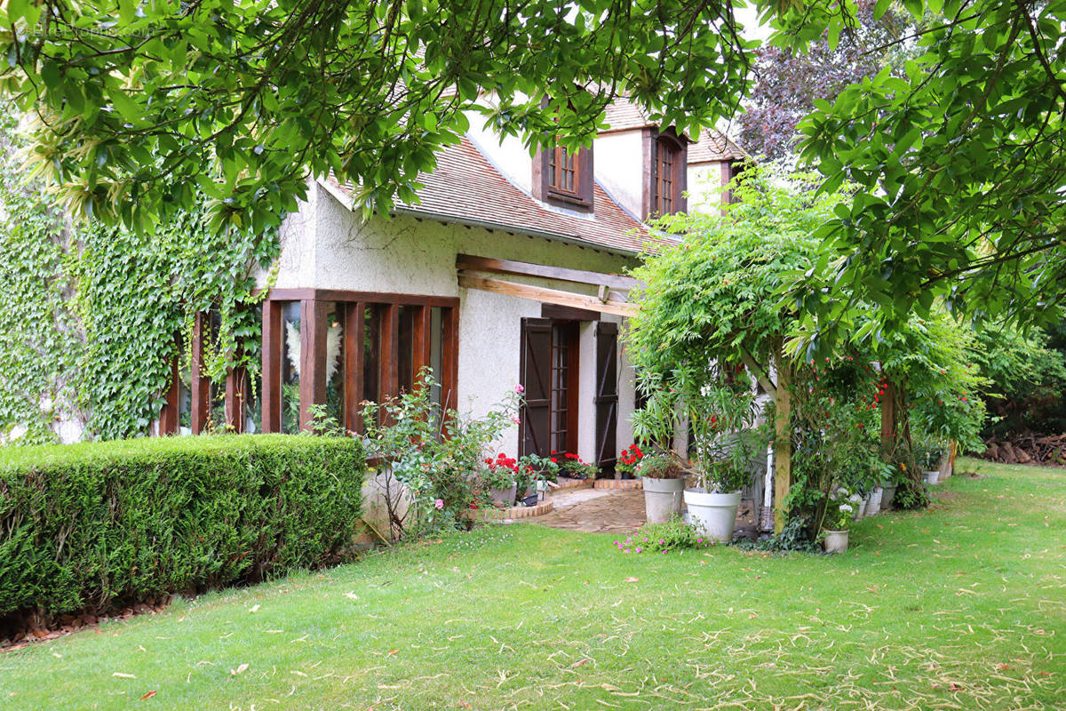 Maison à MONTFORT-L&#039;AMAURY