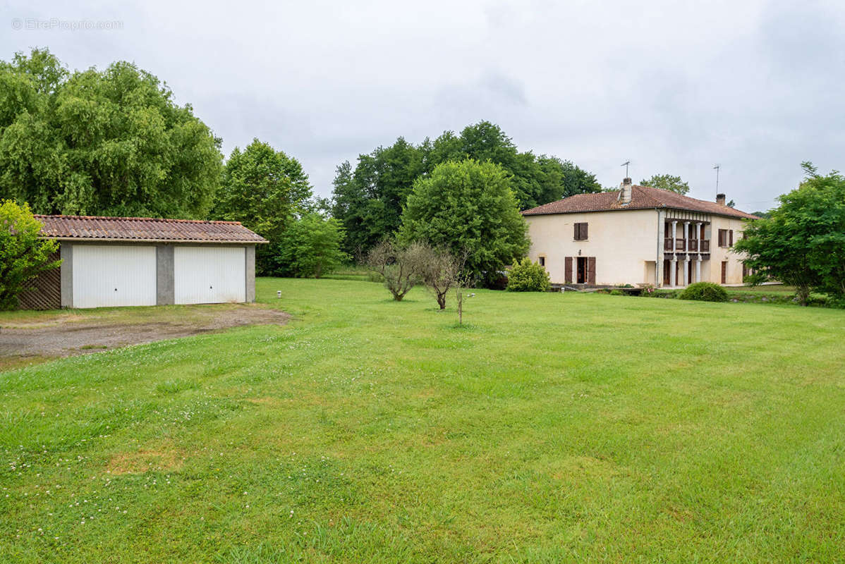 Maison à POMAREZ