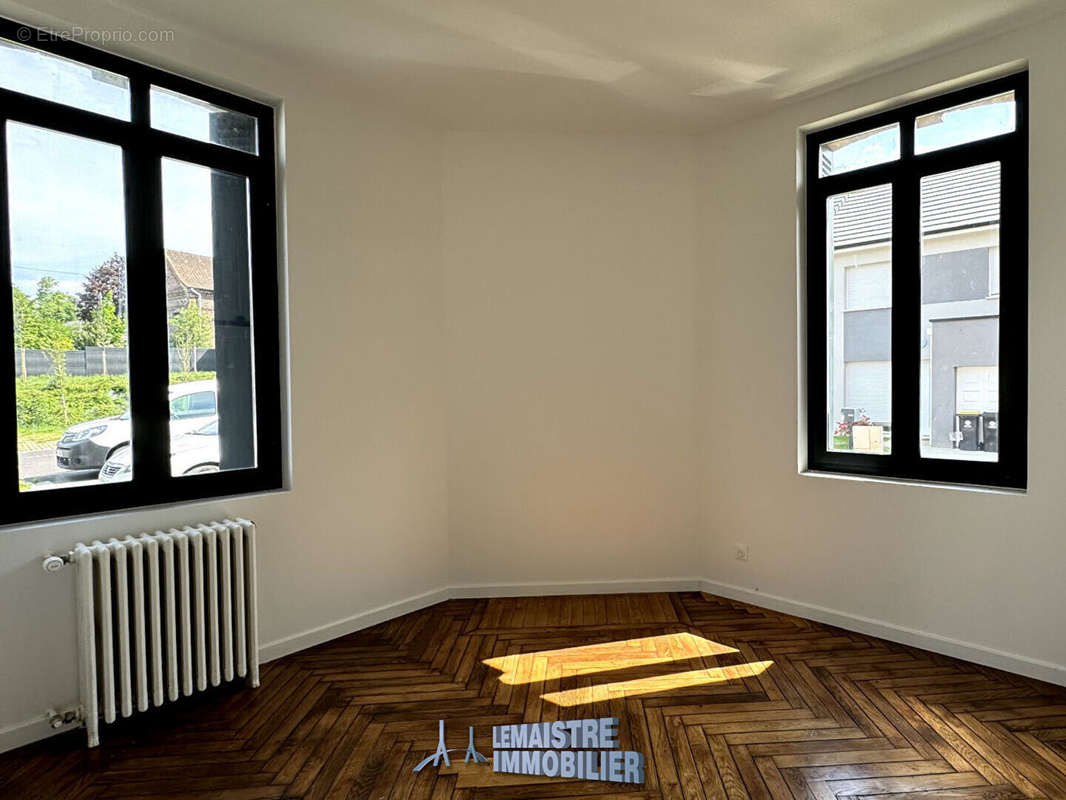 Appartement à SAINT-LEGER-DU-BOURG-DENIS