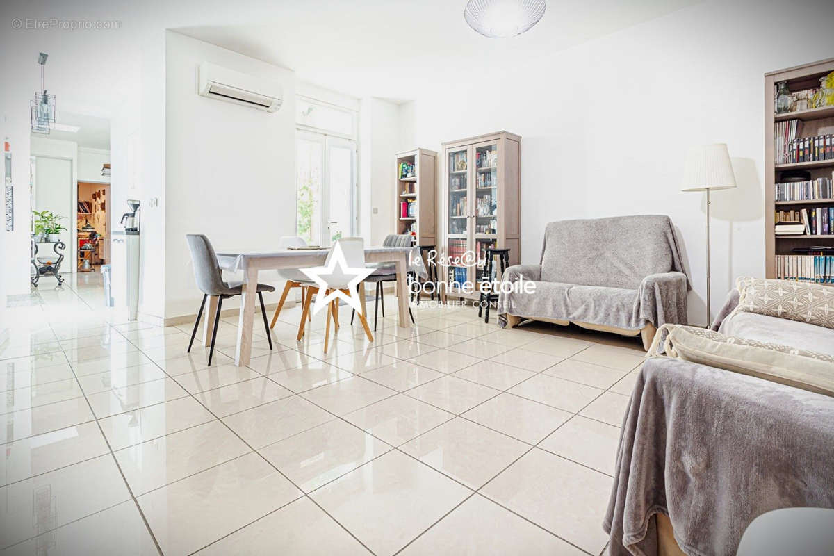 Appartement à MARSEILLE-1E