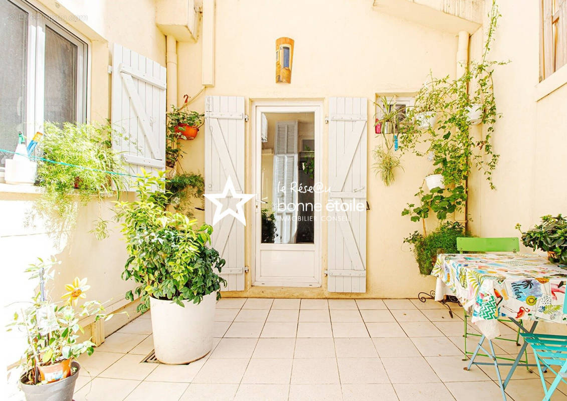 Appartement à MARSEILLE-1E