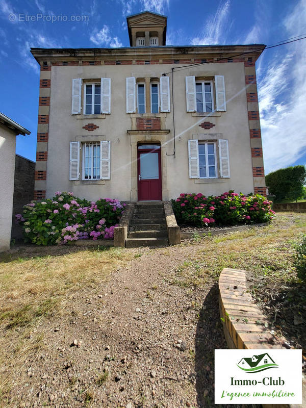 Maison à MOULINS-ENGILBERT