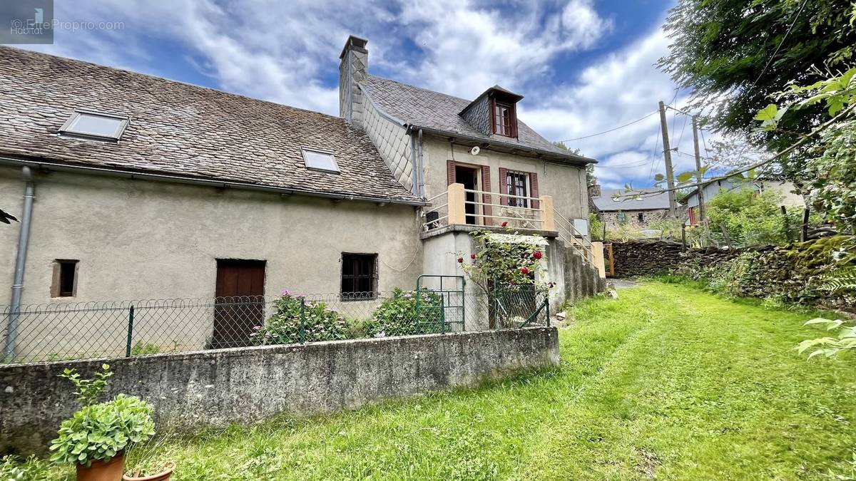 Maison à SAINT-CHELY-D&#039;AUBRAC