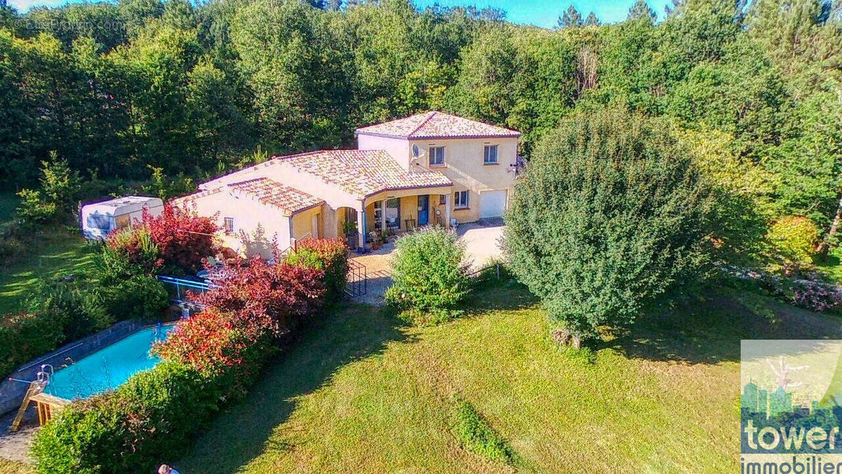 Maison à PUY-L&#039;EVEQUE