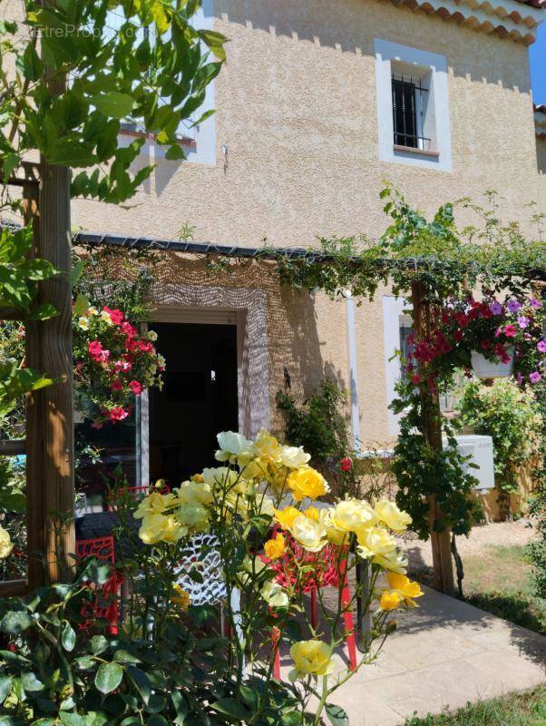 Maison à GREOUX-LES-BAINS