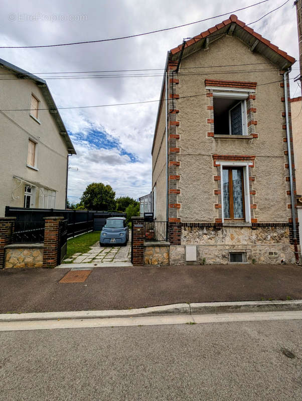 Maison à ROMILLY-SUR-SEINE