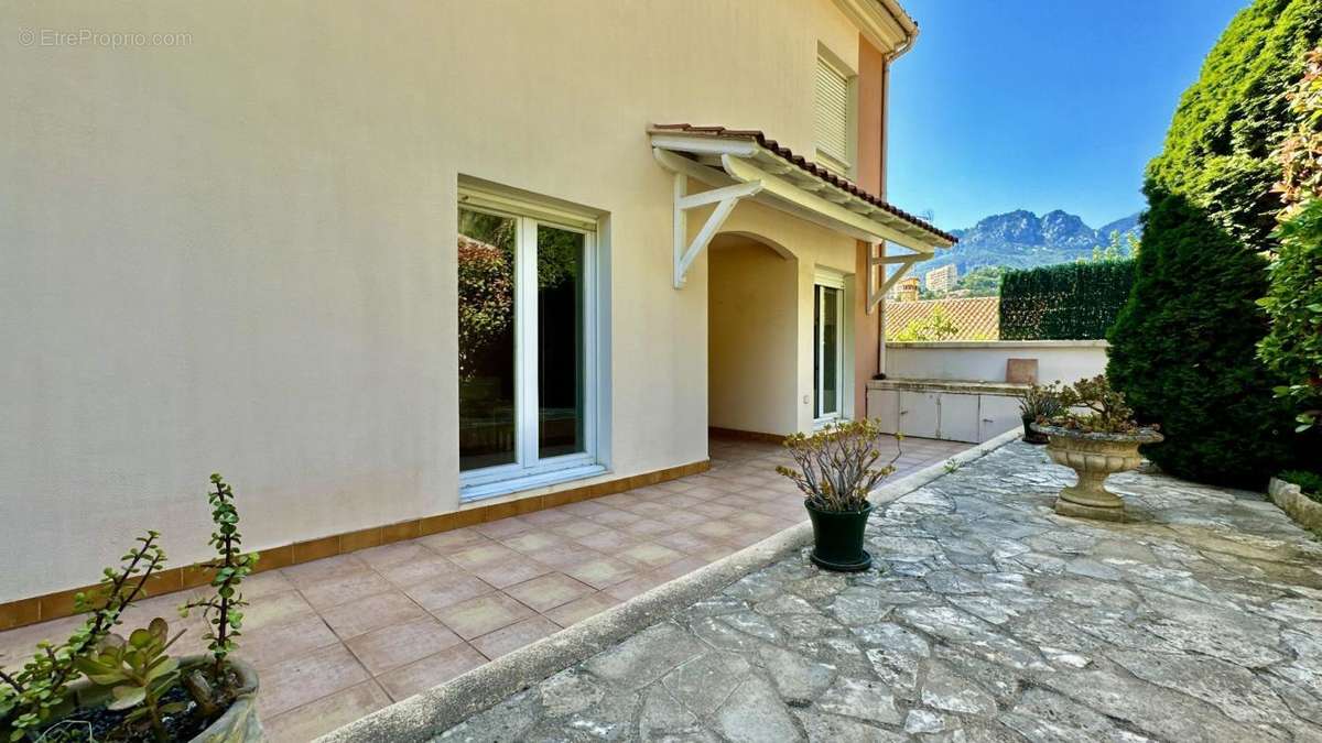 Appartement à MENTON