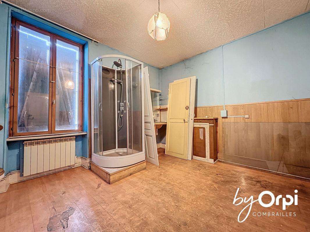 Appartement à COMMENTRY