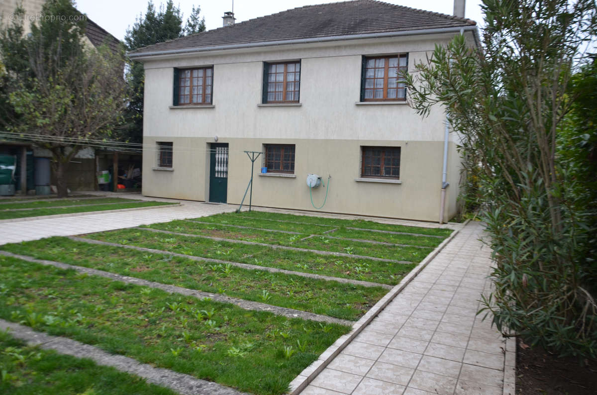 Maison à CHAMPIGNY-SUR-MARNE