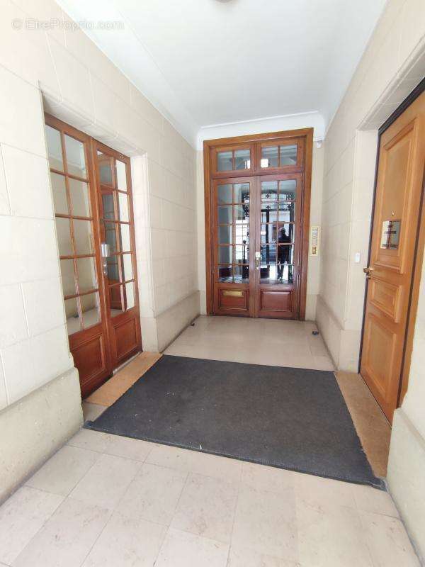 Appartement à PARIS-8E