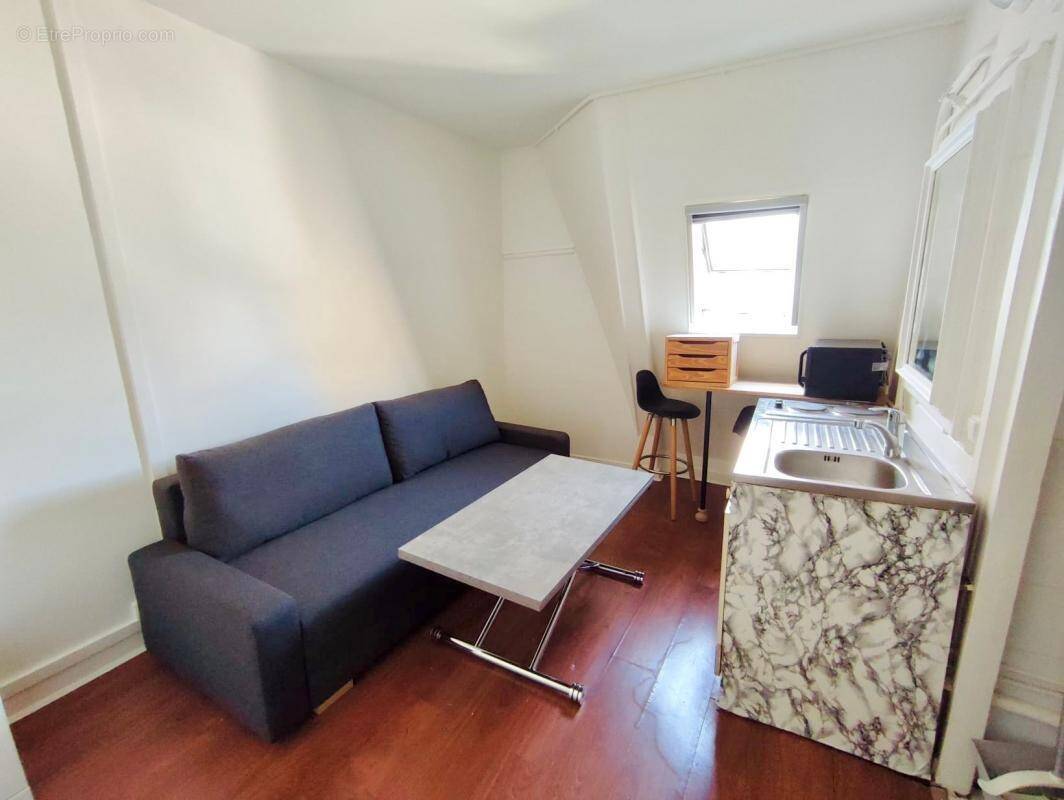 Appartement à PARIS-8E