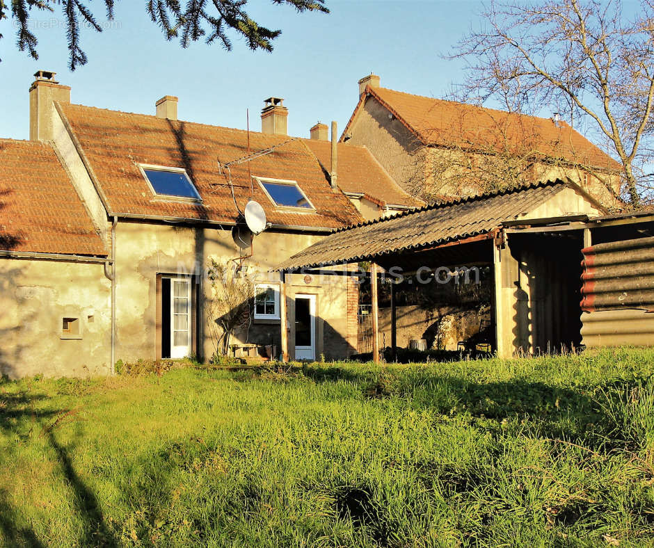 Maison à SAINT-GERAND-LE-PUY