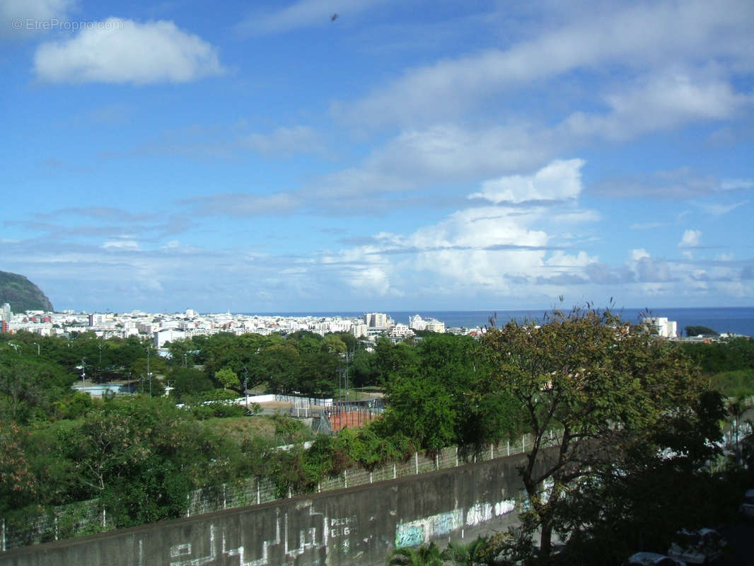 Appartement à SAINT-DENIS