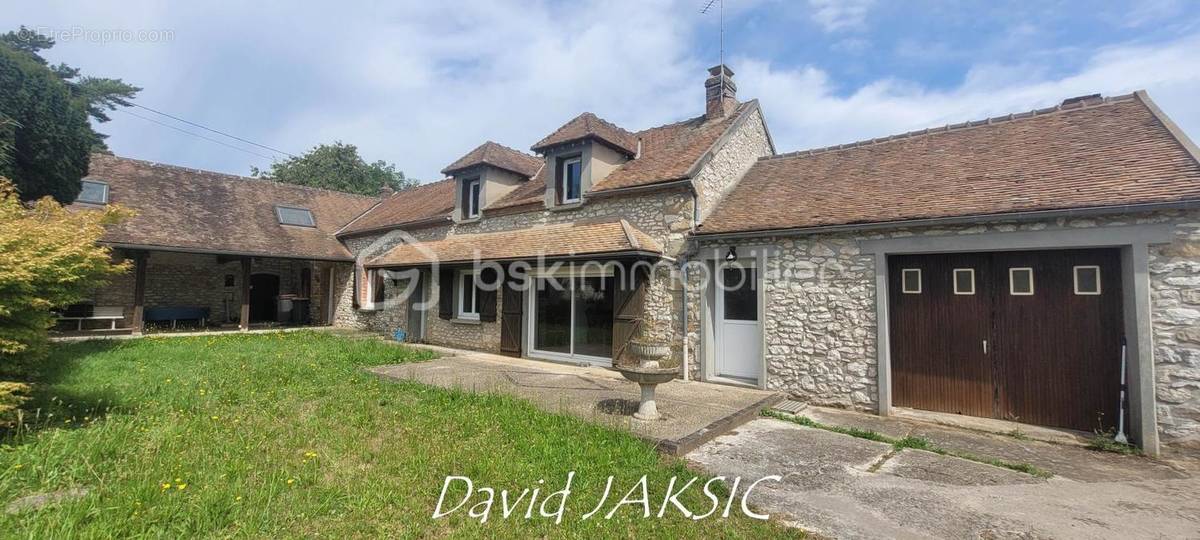 Maison à SAINT-GERMAIN-LAVAL