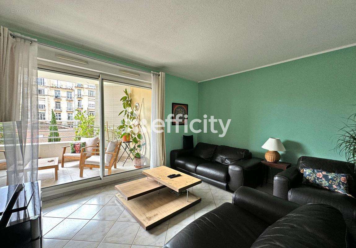 Appartement à MARSEILLE-6E