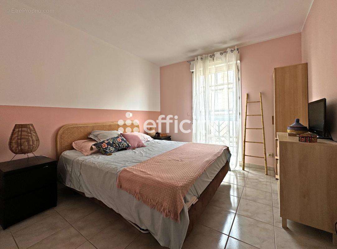 Appartement à MARSEILLE-6E