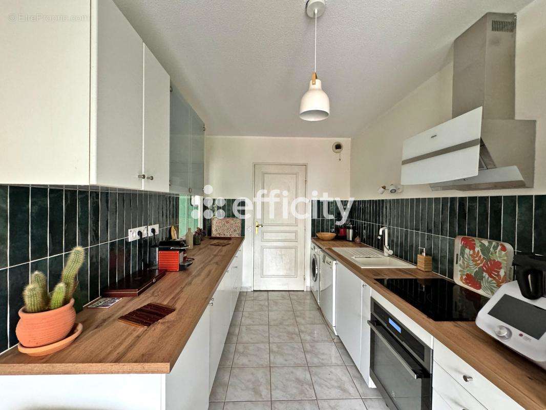 Appartement à MARSEILLE-6E