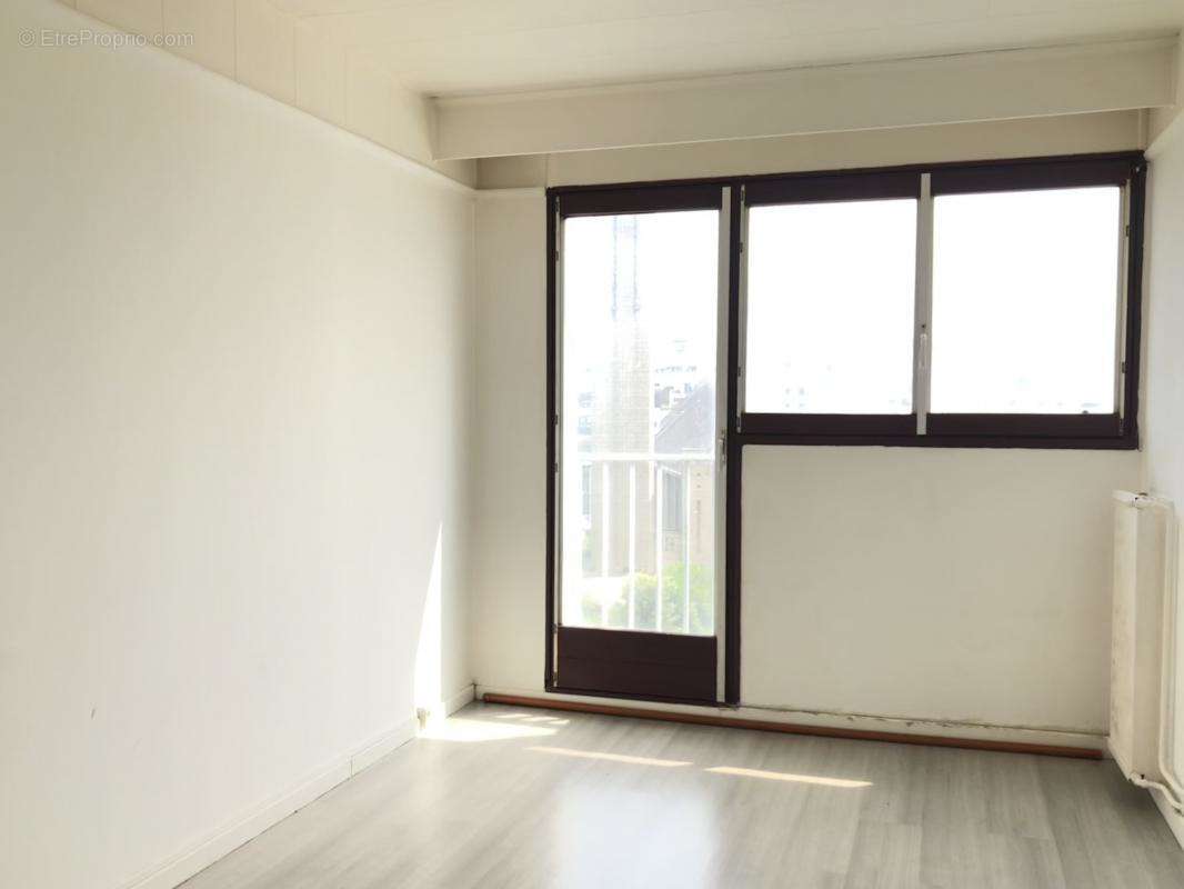 Appartement à PARIS-19E