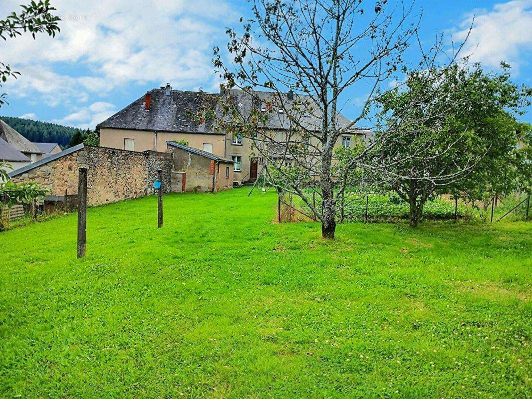 Maison à MONTSAUCHE-LES-SETTONS