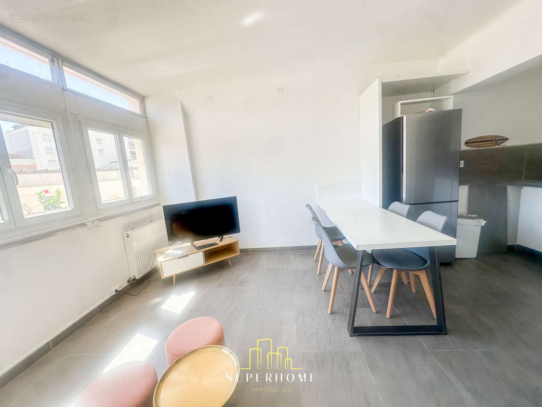 Appartement à MARSEILLE-6E