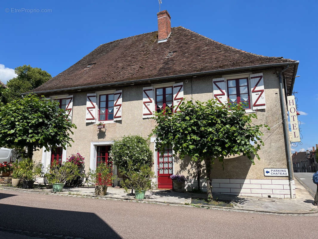 Maison à COUSSAC-BONNEVAL