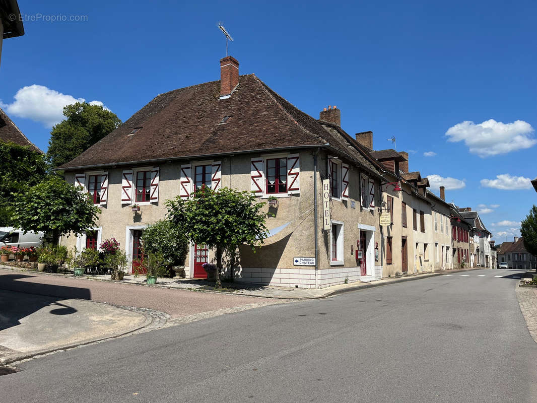 Maison à COUSSAC-BONNEVAL