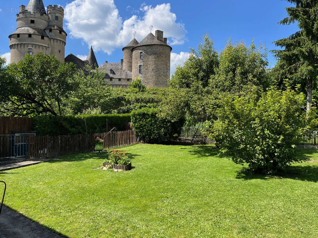 Maison à COUSSAC-BONNEVAL