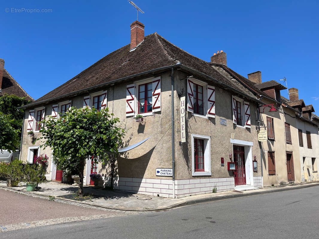 Maison à COUSSAC-BONNEVAL