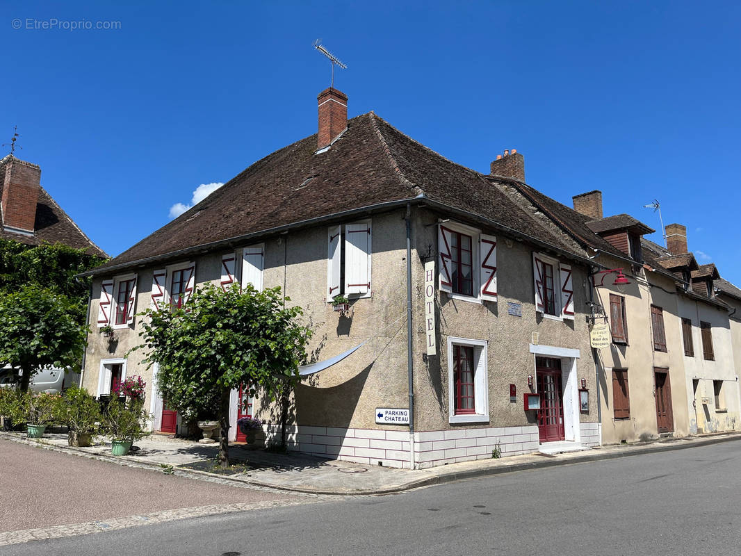 Maison à COUSSAC-BONNEVAL