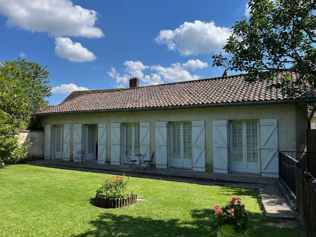 Maison à COUSSAC-BONNEVAL