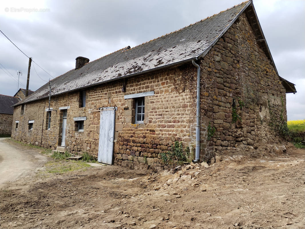 Maison à FLEURIGNE