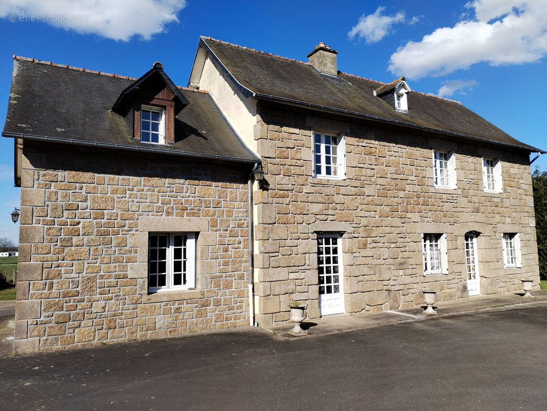 Maison à SAINT-SAUVEUR-DES-LANDES