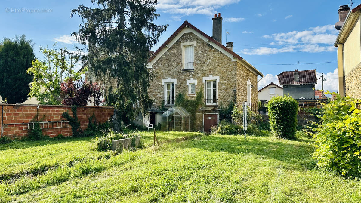 Maison à CORBEIL-ESSONNES