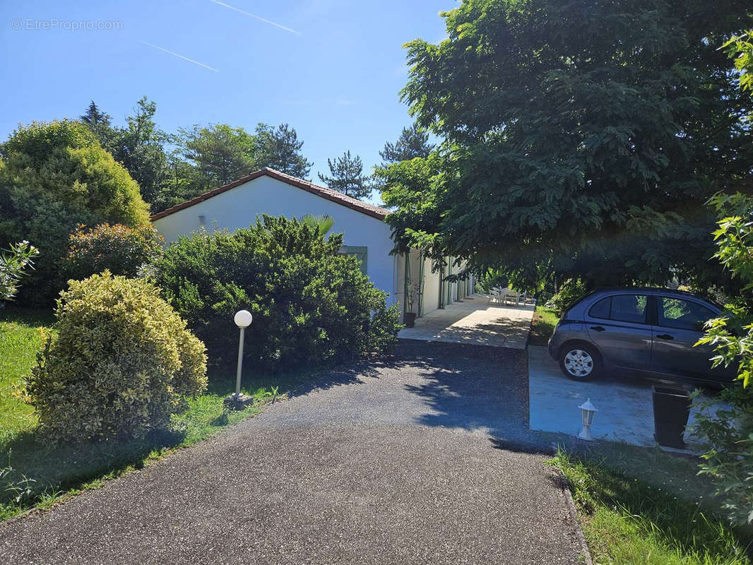 Maison à COLAYRAC-SAINT-CIRQ