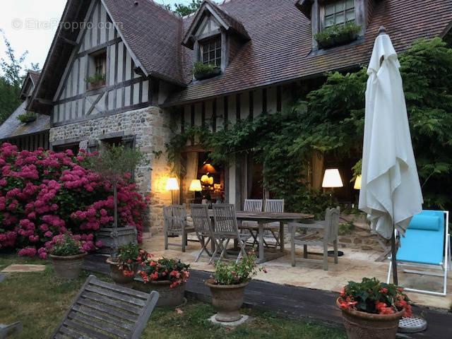 Maison à BONNEVILLE-SUR-TOUQUES