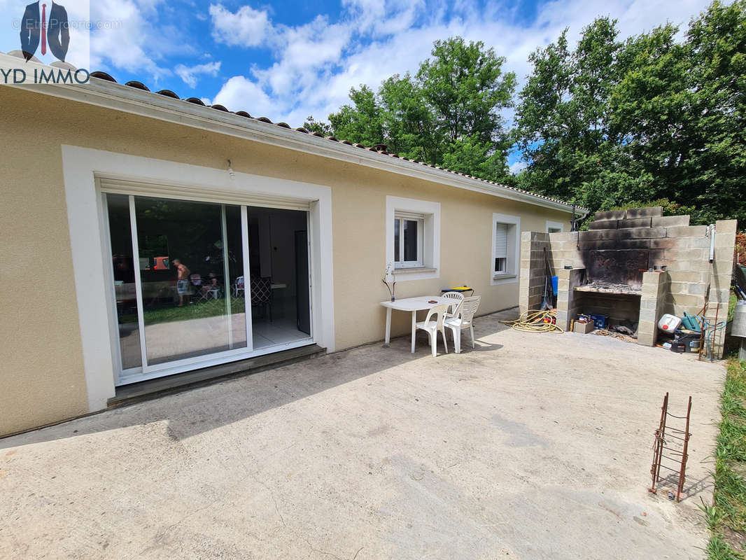 Maison à PUJOLS-SUR-CIRON