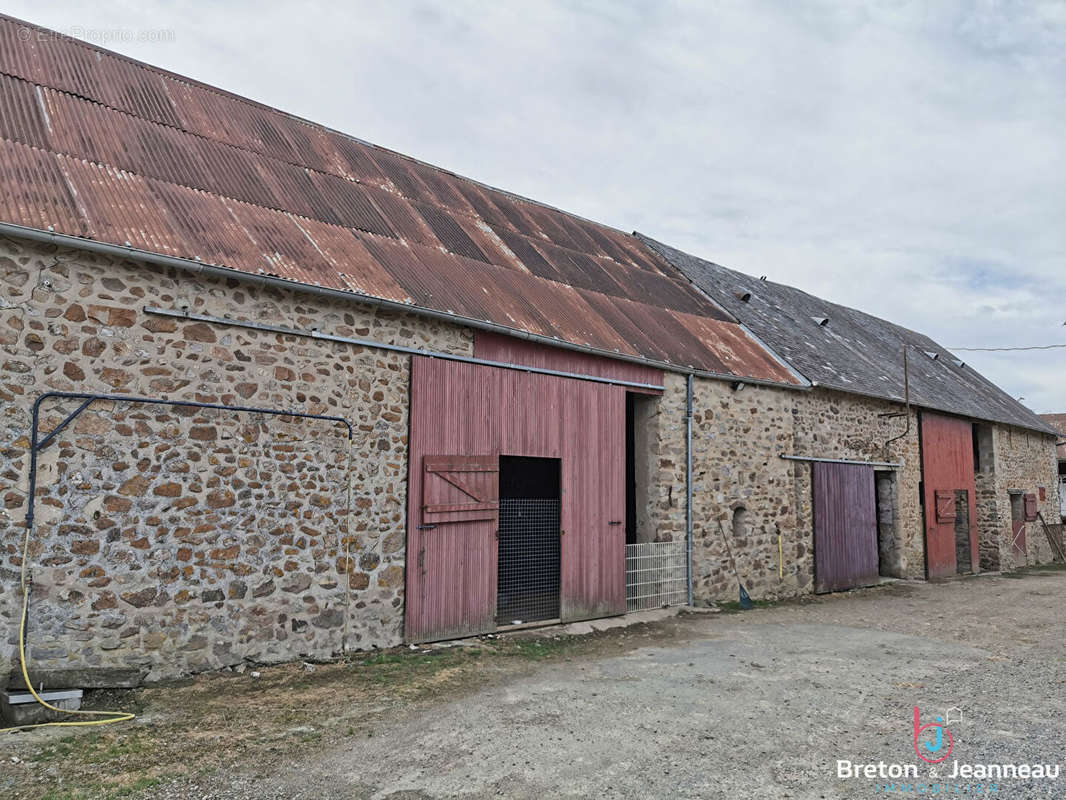 Maison à SAINT-PIERRE-SUR-ORTHE