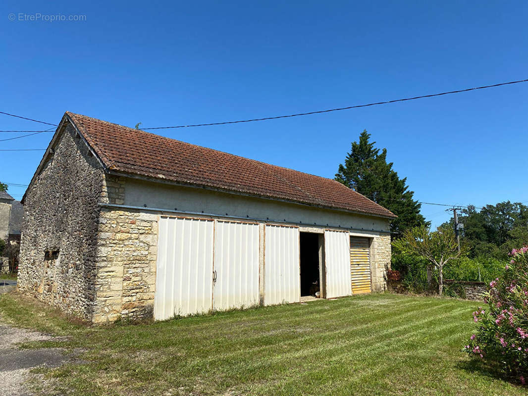 Maison à SAINT-MARTIAL-DE-NABIRAT