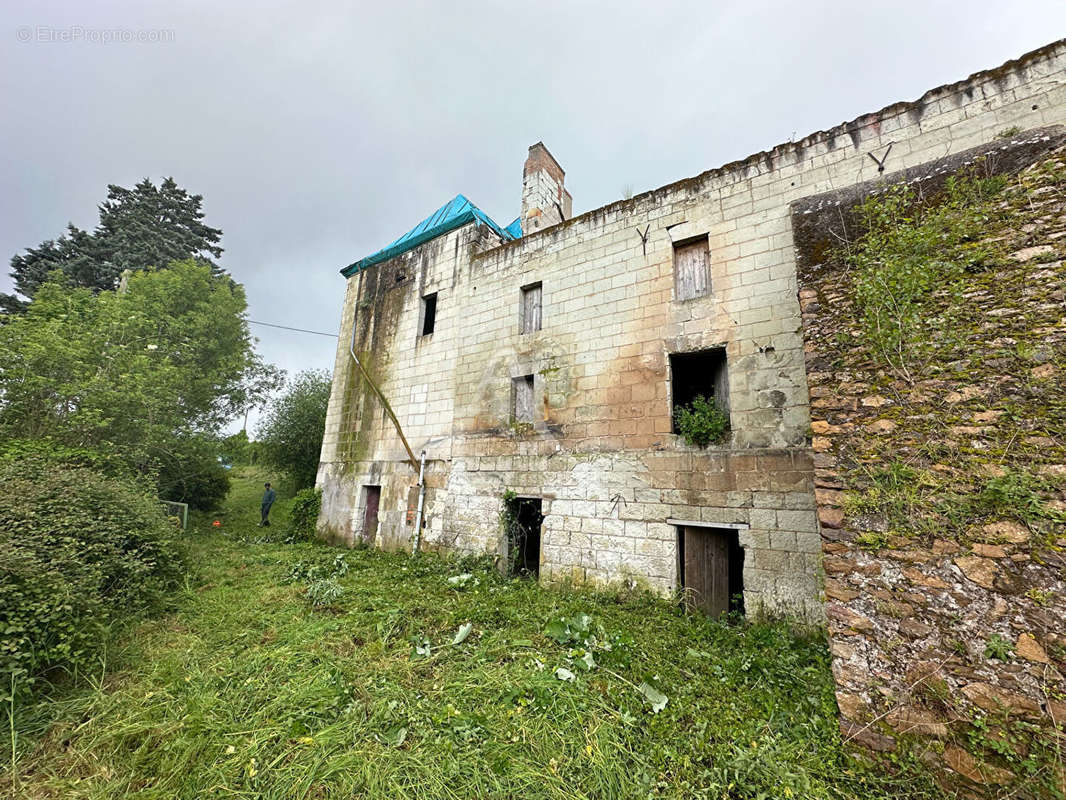 Maison à LA MENITRE