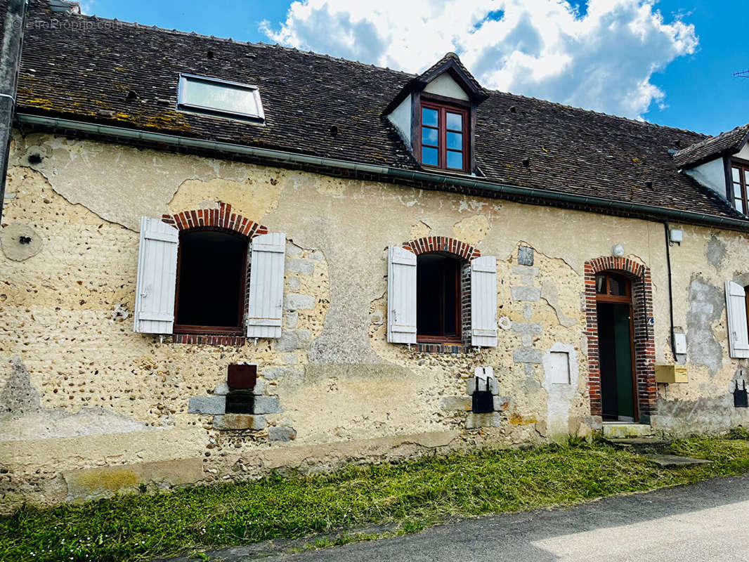 Maison à AILLANT-SUR-THOLON