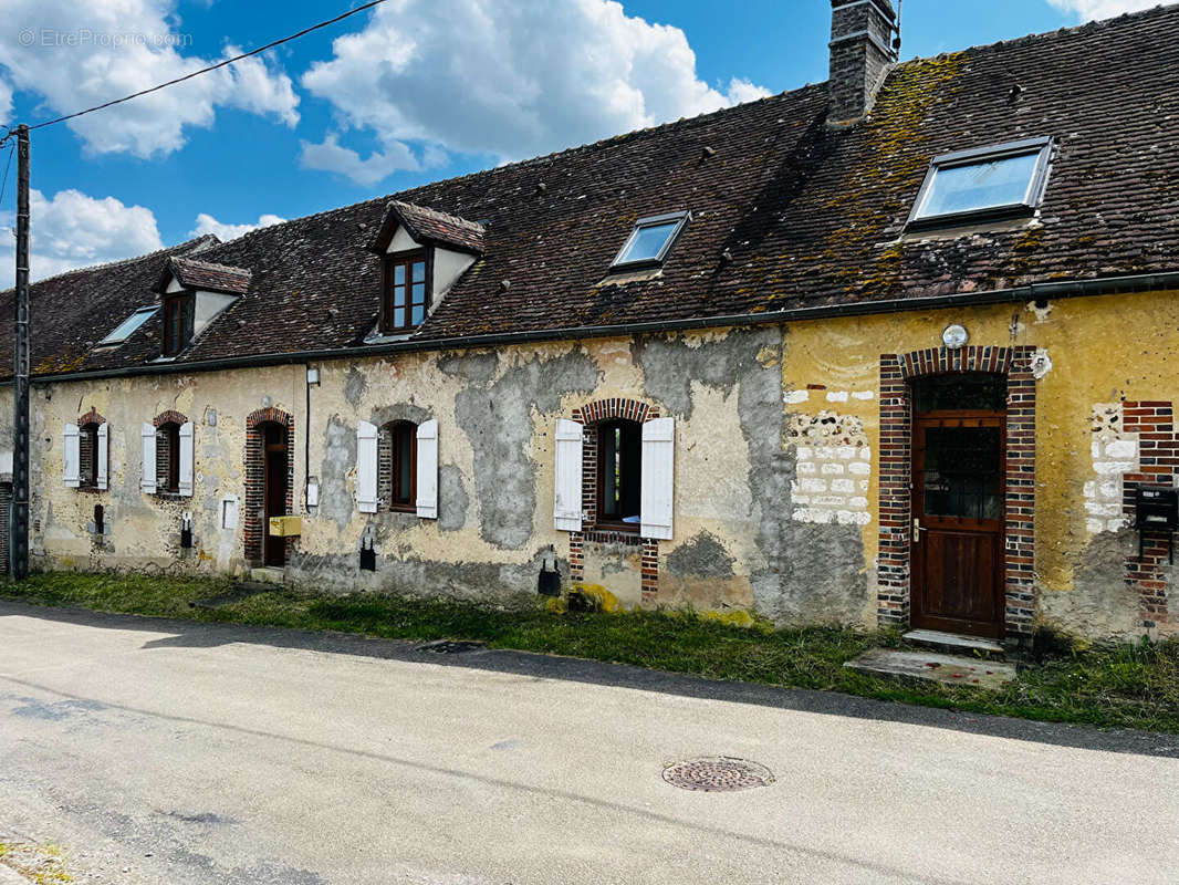 Maison à AILLANT-SUR-THOLON