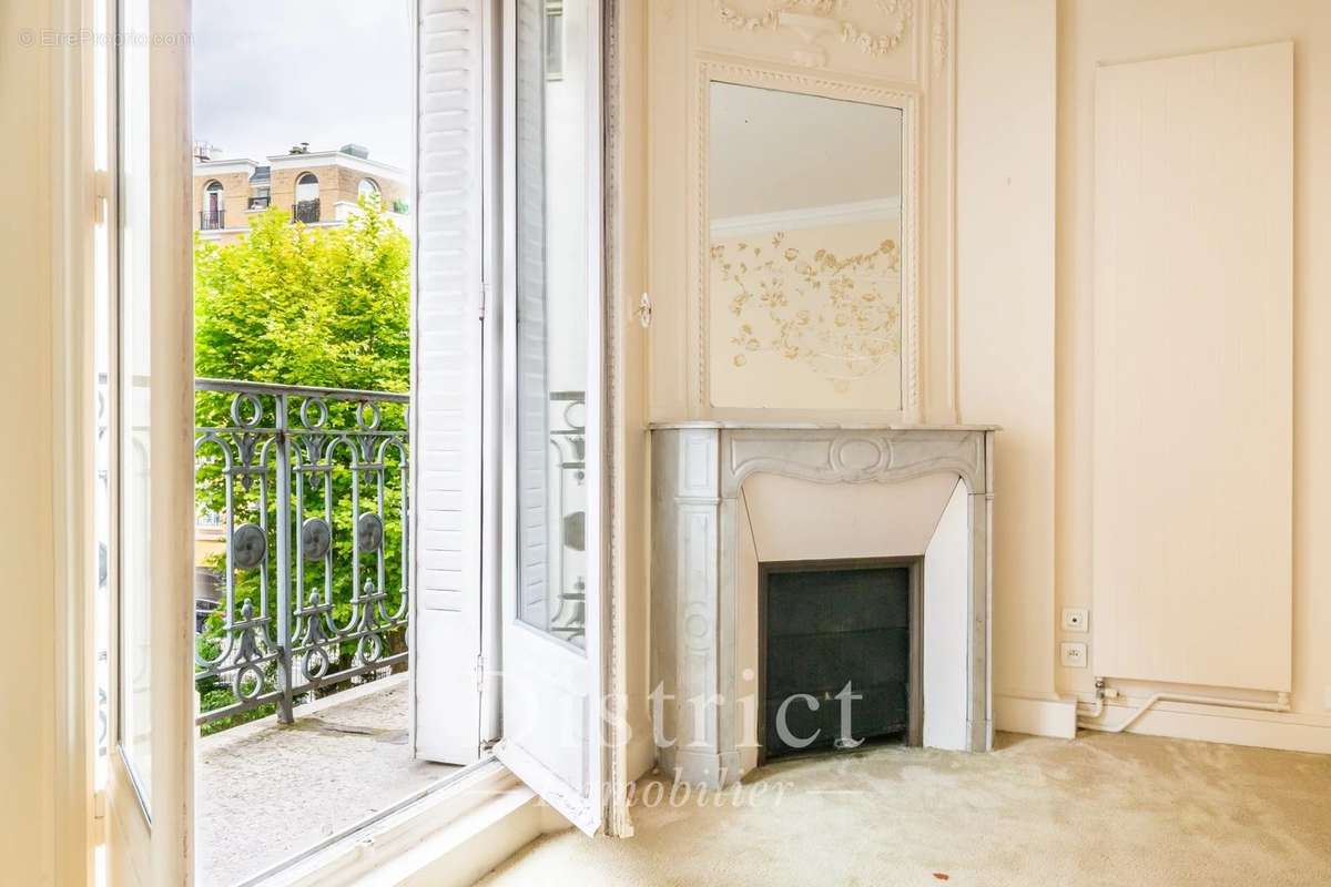 Appartement à PARIS-18E