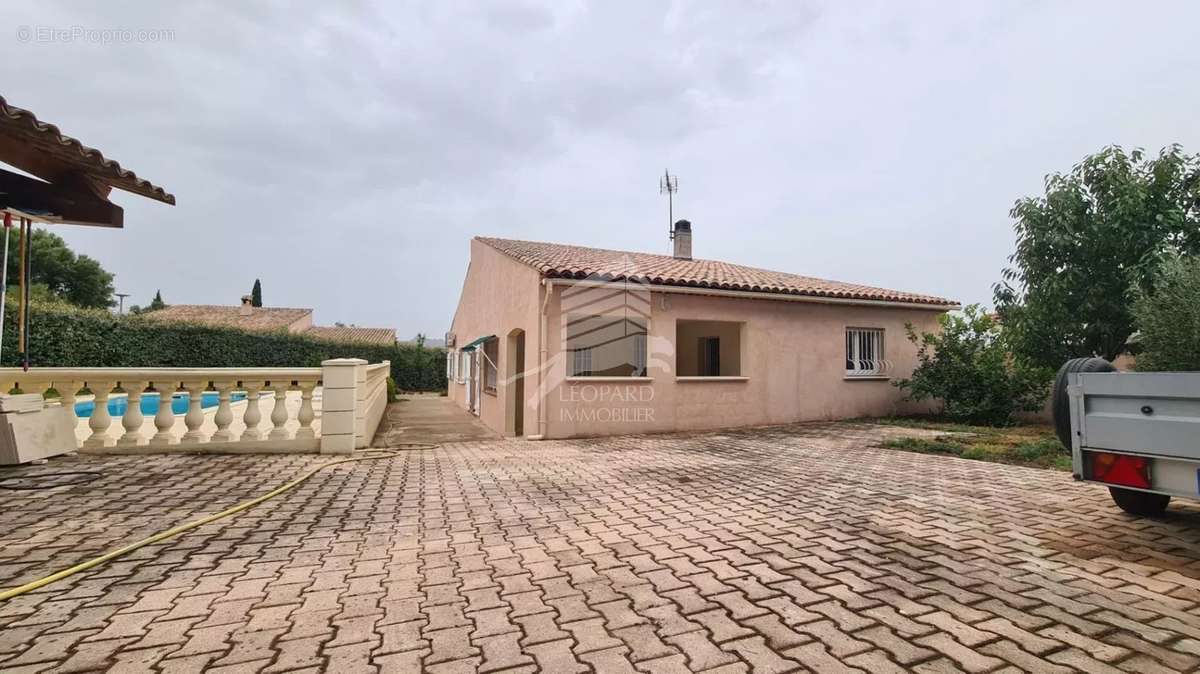 Maison à ROQUEBRUNE-SUR-ARGENS