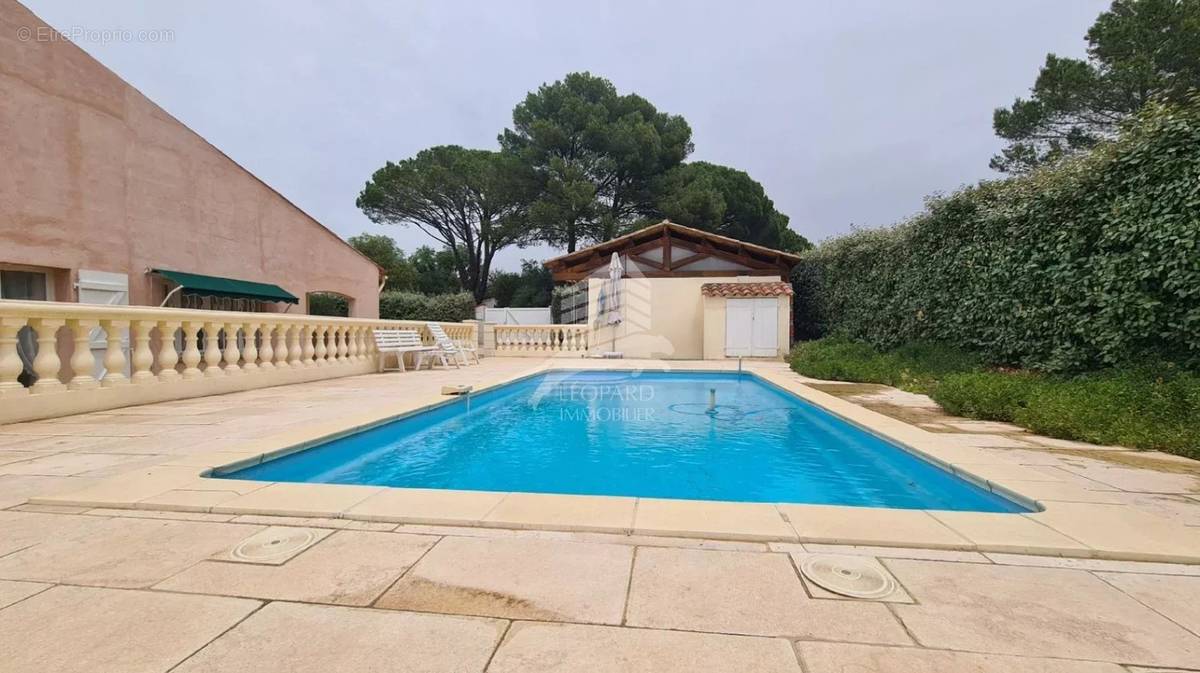 Maison à ROQUEBRUNE-SUR-ARGENS