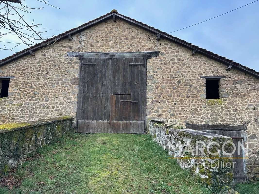 Maison à SAINT-AGNANT-DE-VERSILLAT