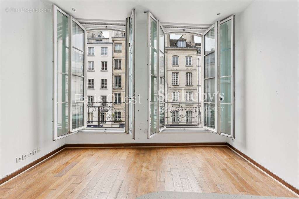 Appartement à PARIS-4E