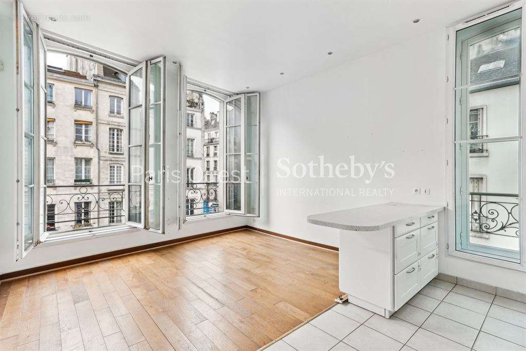 Appartement à PARIS-4E