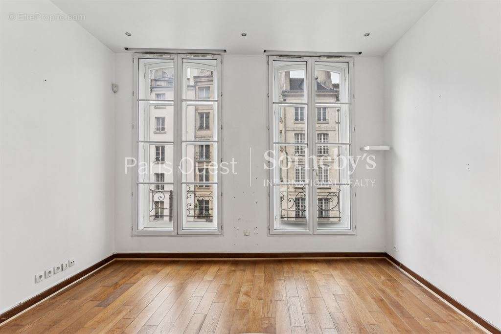 Appartement à PARIS-4E