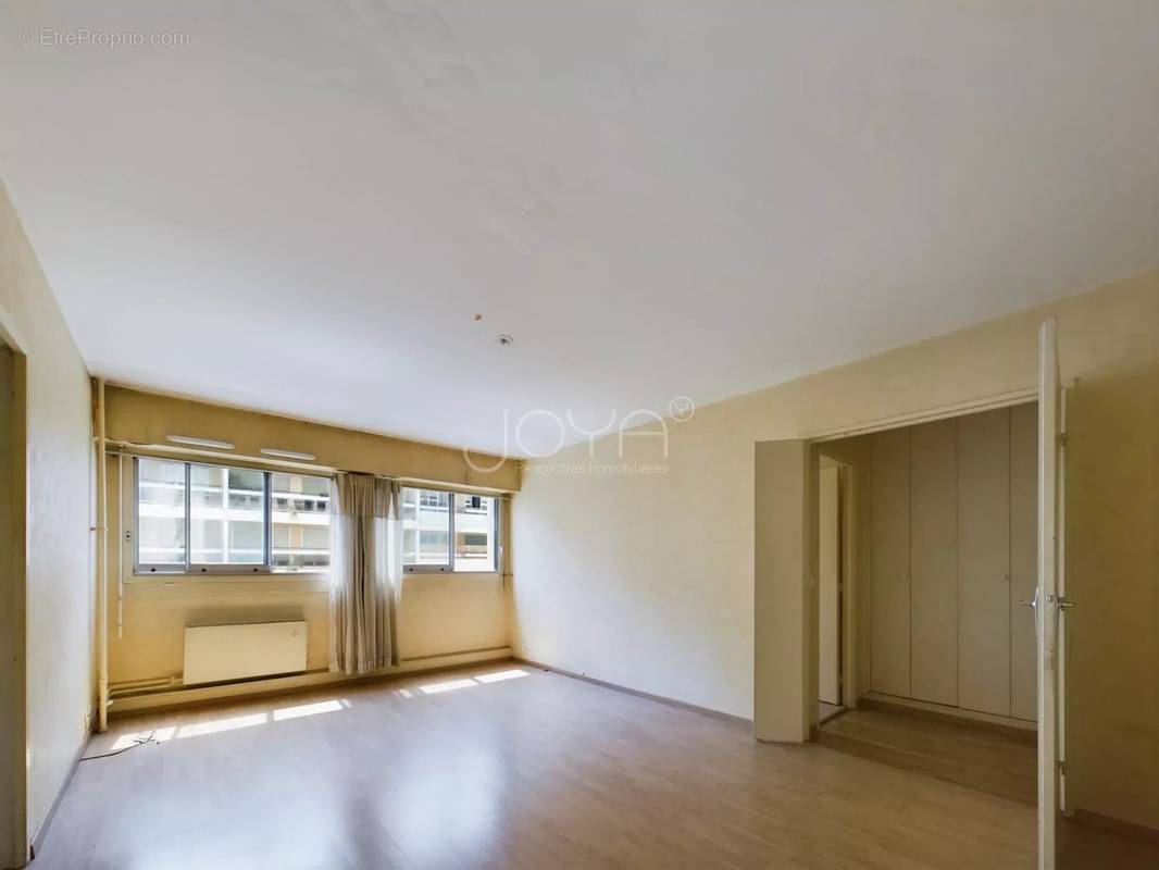 Appartement à PARIS-20E